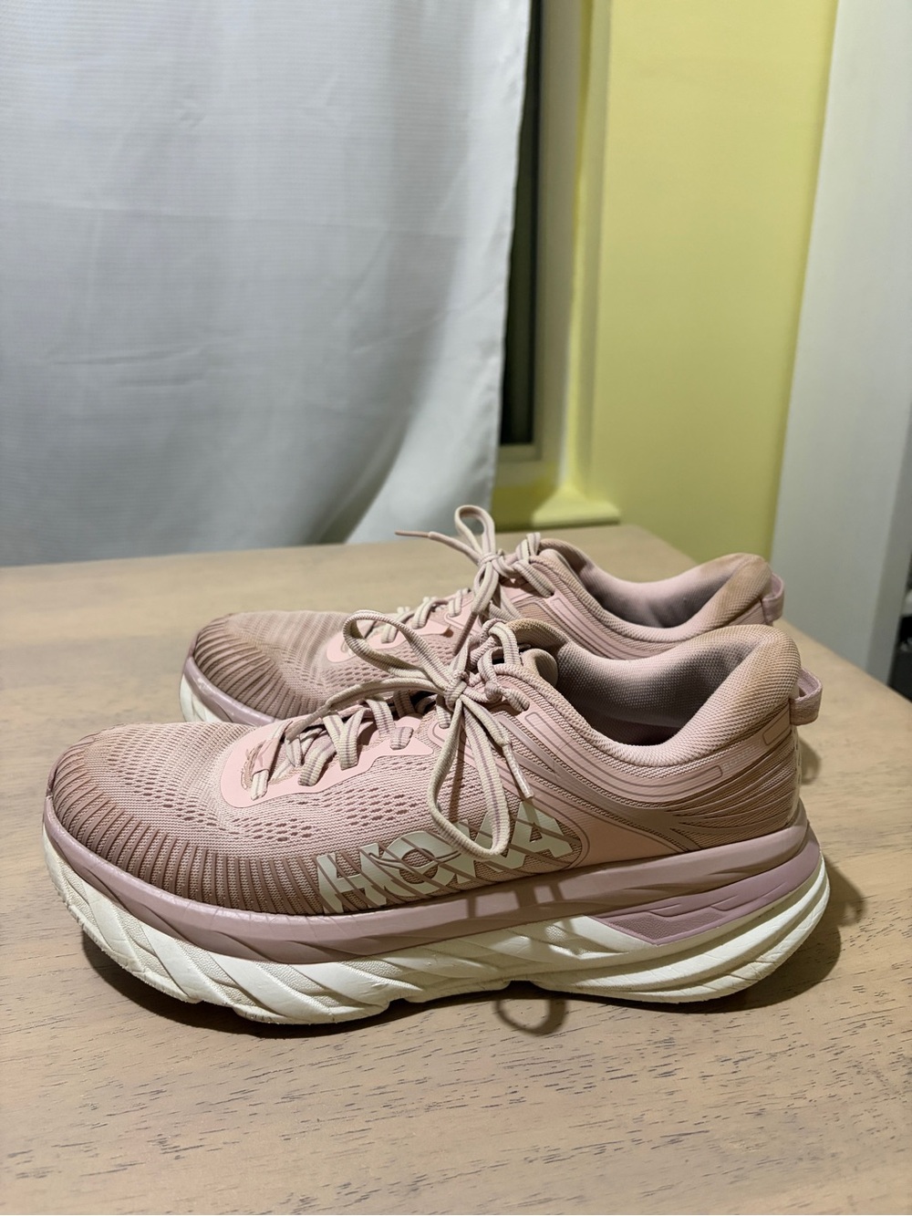 Hoka Bondi Women's Light Pink Athletic Running Shoes
